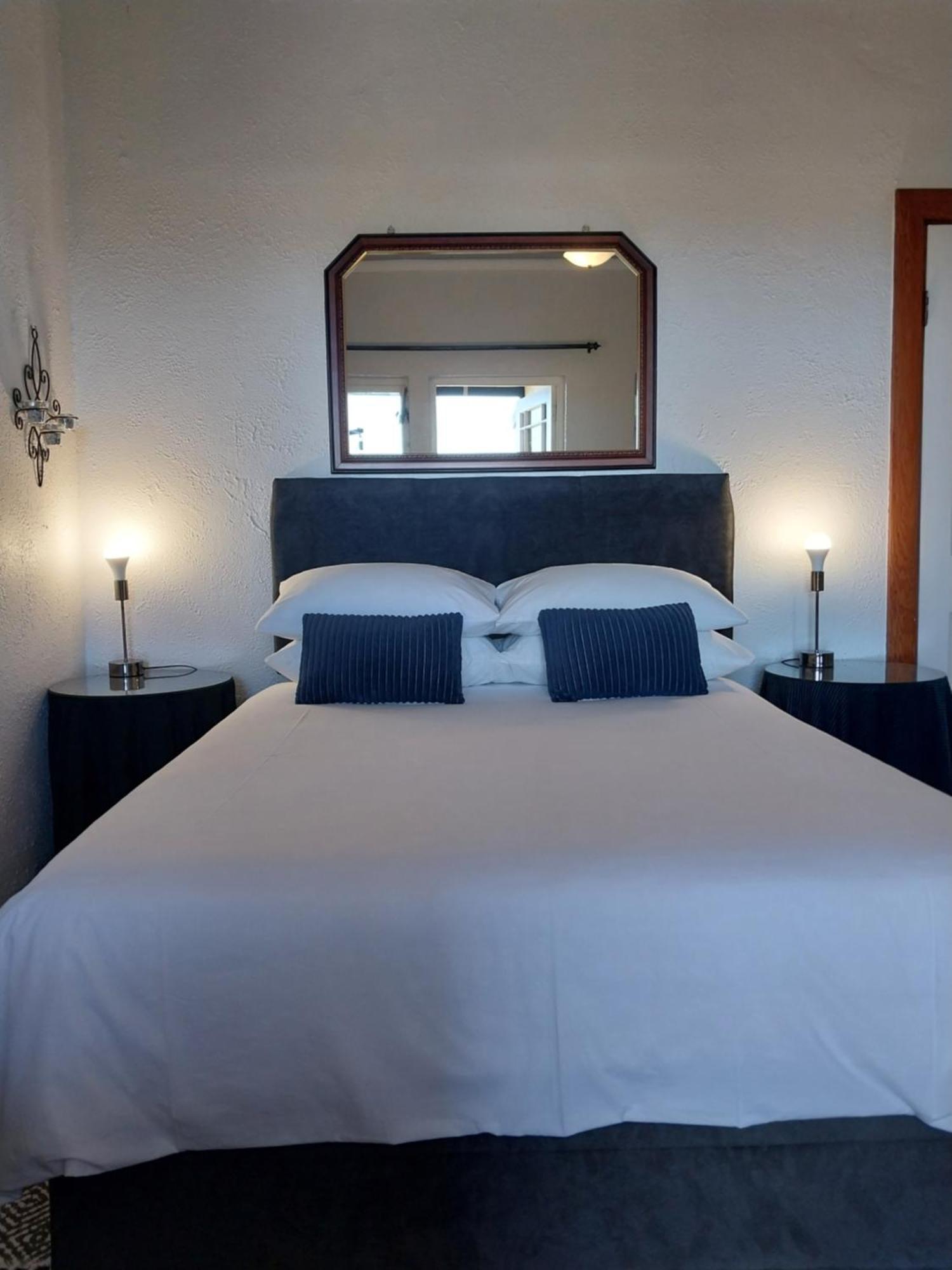The Trailhouse Hotell Bettyʼs Bay Exteriör bild