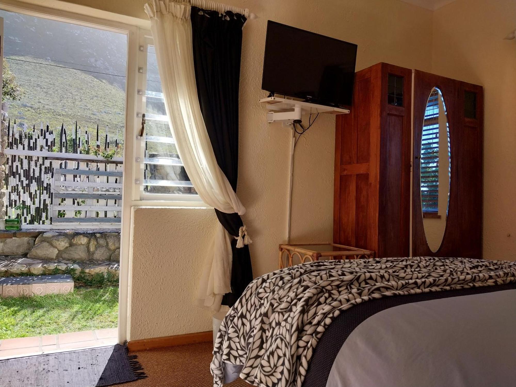 The Trailhouse Hotell Bettyʼs Bay Exteriör bild