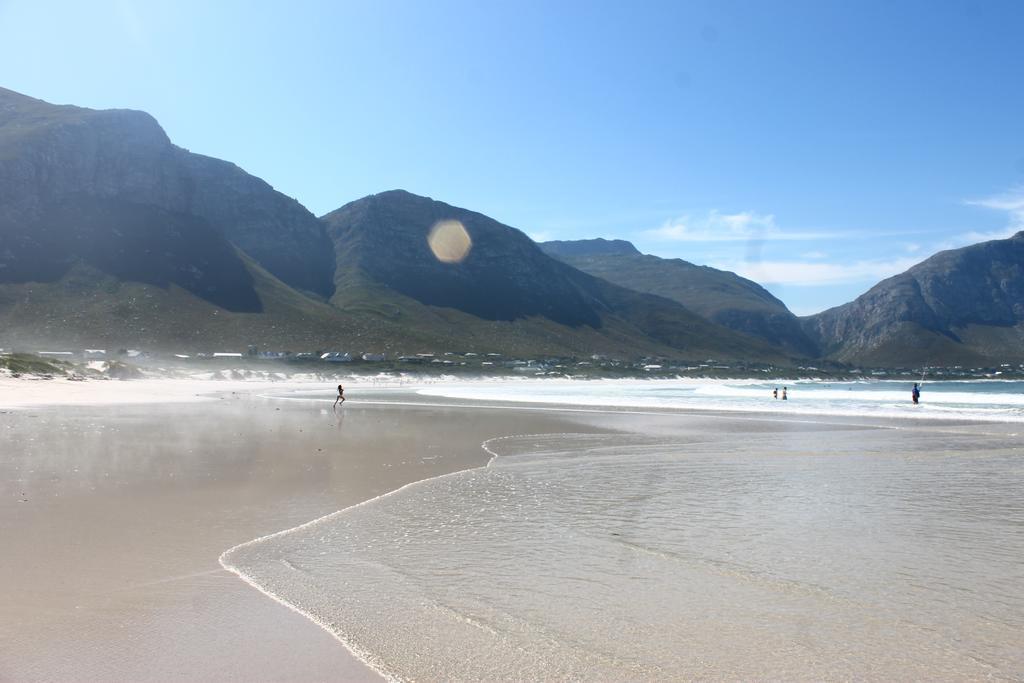 The Trailhouse Hotell Bettyʼs Bay Exteriör bild